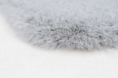 Weicher Hochflor Teppich Fellform Grau